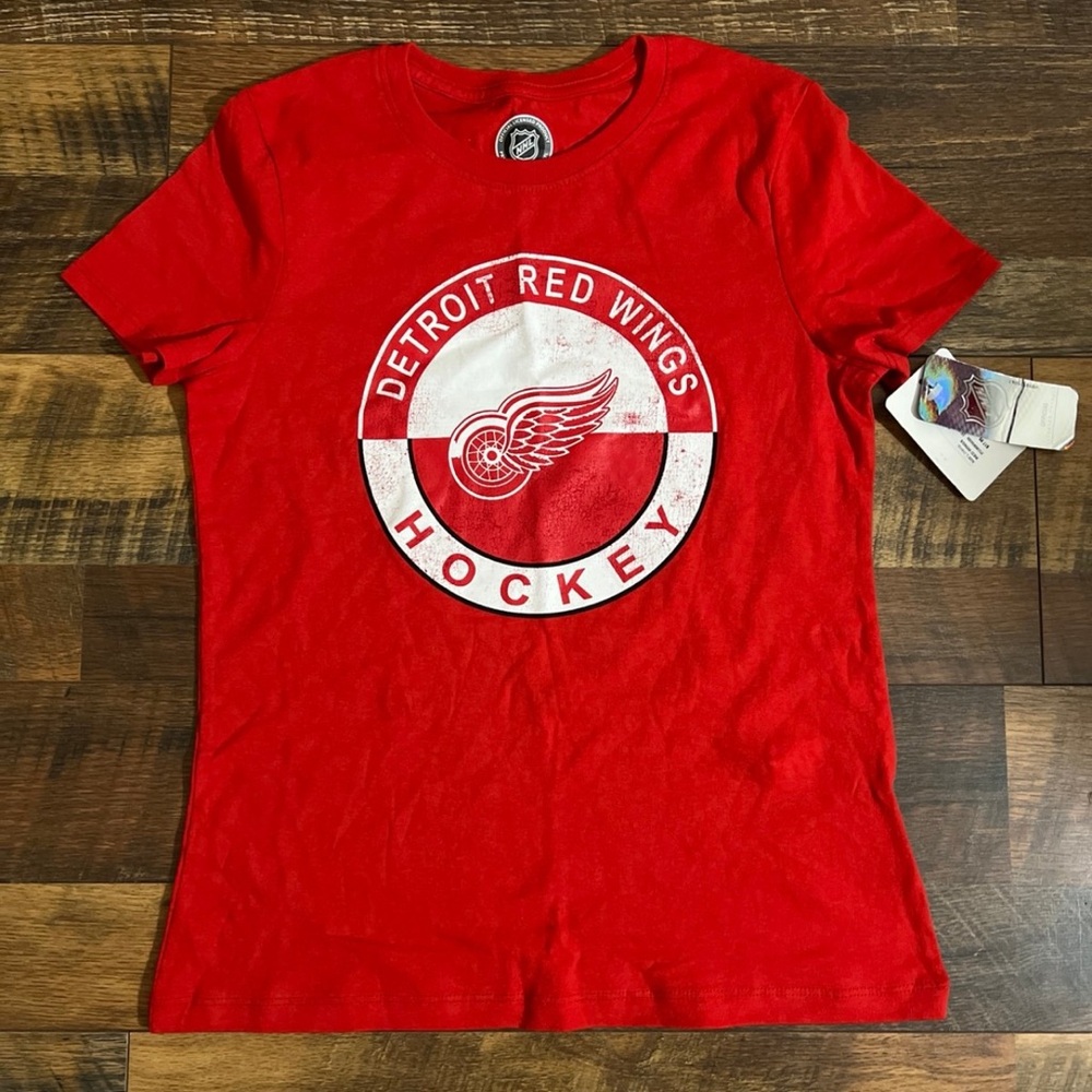 Girls Detroit Red Wings T-Shirt- Size large 10/12